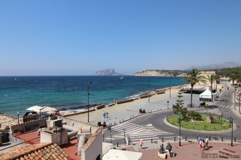 Front Line Moraira Apartment