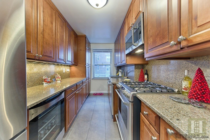 2 bedroom Apartment For Sale: 575 GRAND.. - 2