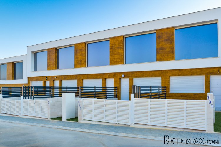 Los bungalows están ubicadas en Gran Alacant, en un.. - 2