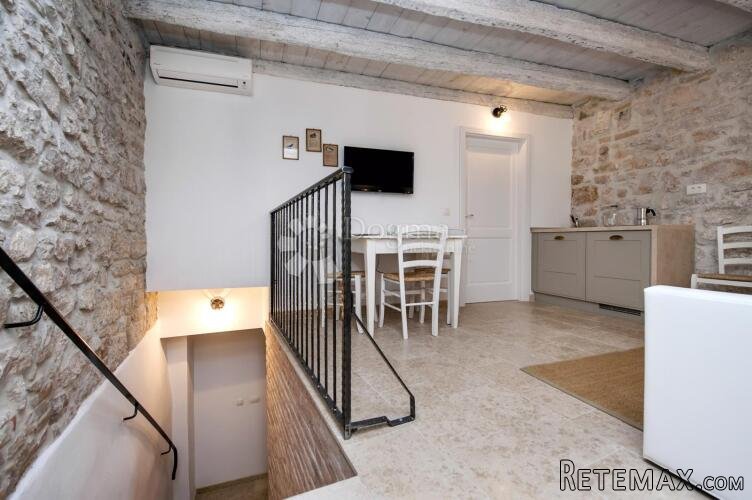 ROVINJ - SNIŽENO! Kuca s 3 apartmana u srcu starog grada - 2