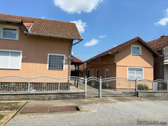 Kuća s velikom okućnicom - 3