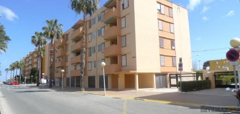 Centrally Located 3 Bedroom Apartment..