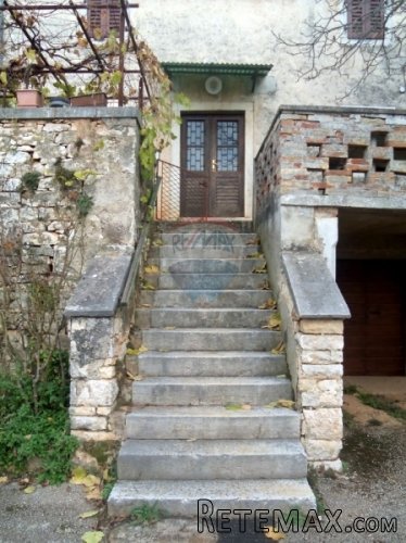 Stara samostojeća kamena kuća za rekonstrukciju - 3