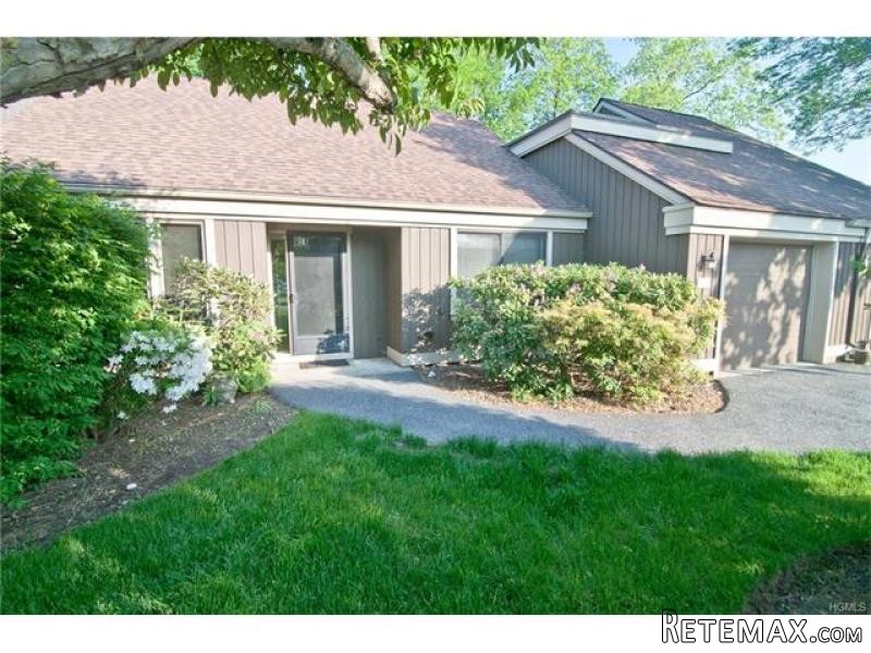 2 bedroom House For Sale: 588 Heritage..