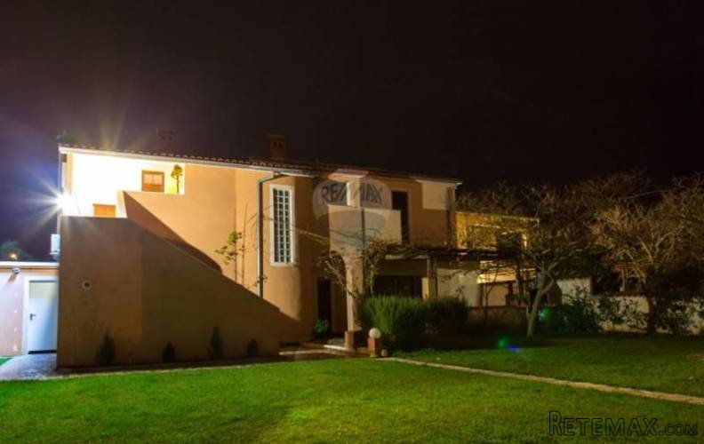 ISTRA, BANJOLE, apartmanska kuća s restoranom - 4