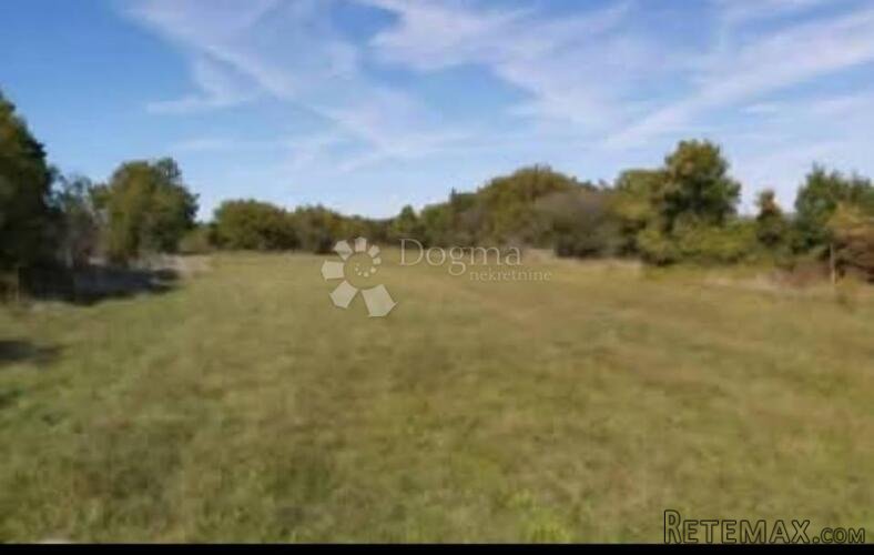Poljoprivredno zemljište 6651m2