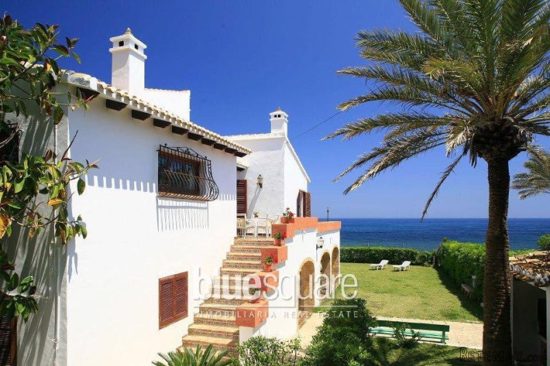 Spacious frontline villa with amazing..