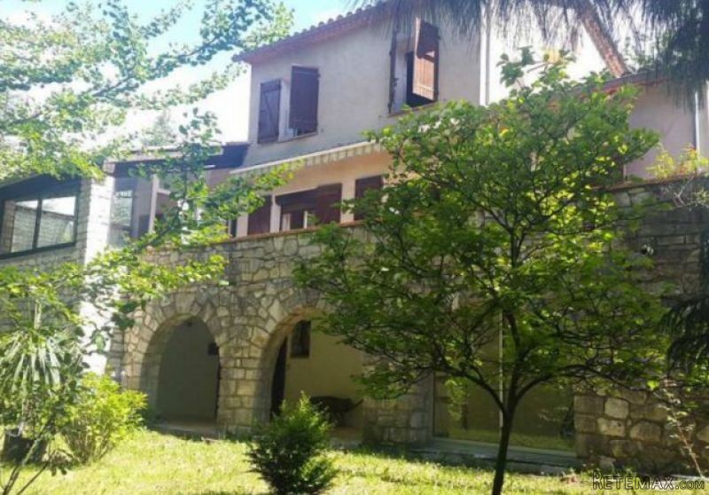 Detached House For Sale