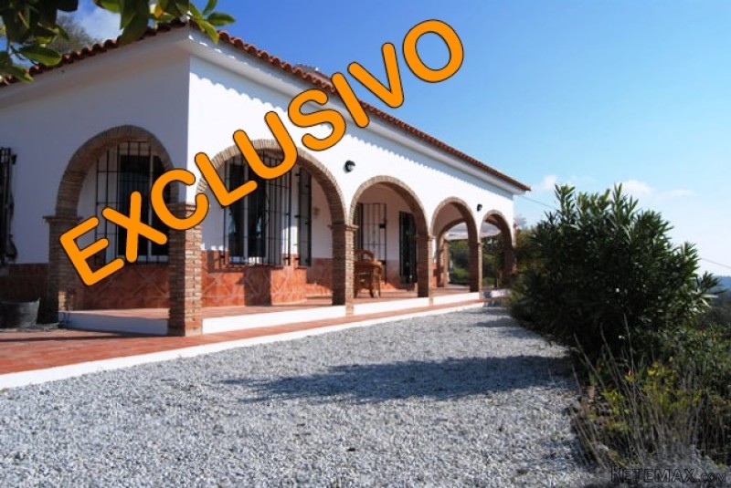 Chalet for Sale in Competa, Competa..