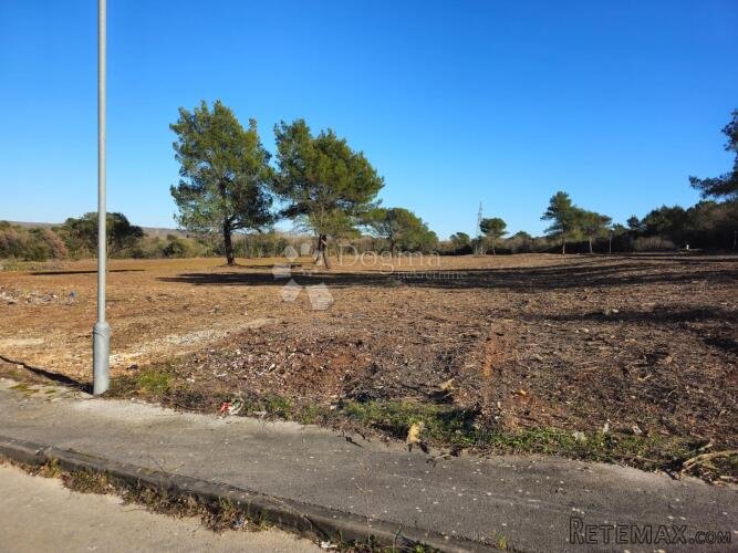 ZEMLJIŠTE U INDUSTRIJSKOJ ZONI 4485 m2, VELI VRH - 3
