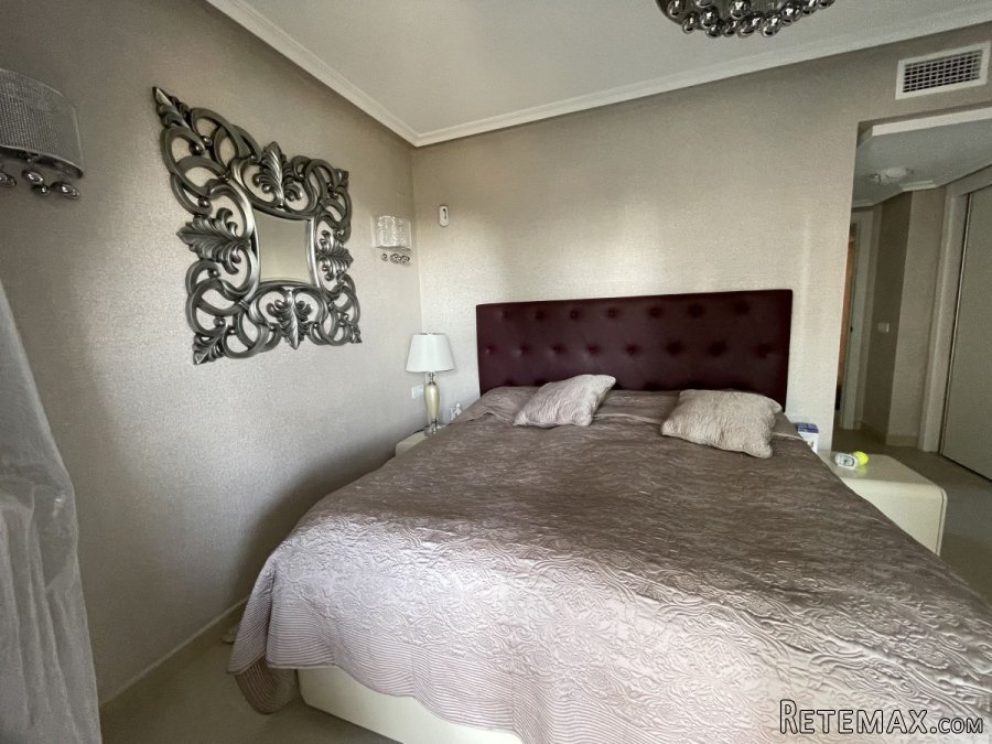 Apartamento de 3 dormitorios y 2 baños en primera línea d.. - 4