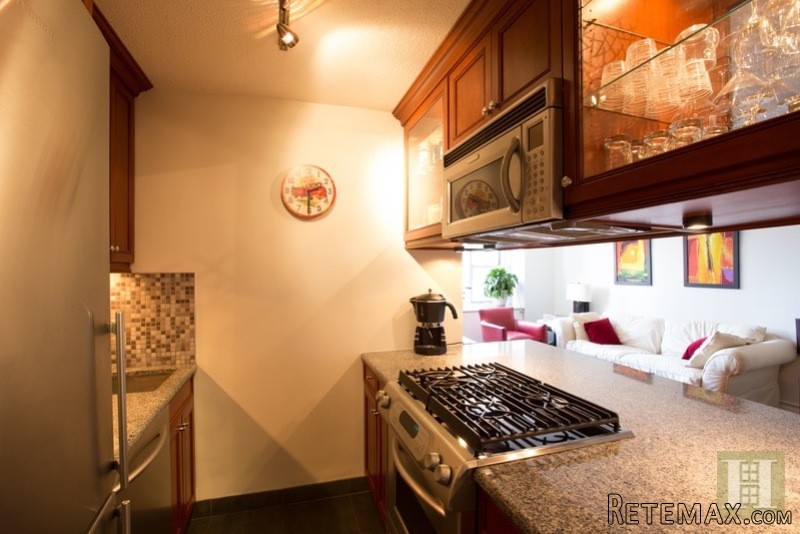 1 bedroom Apartment For Sale: 300 EAST.. - 2