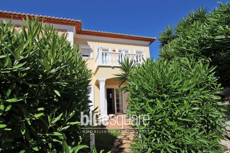 Lovely corner semi-detached house in a.. - 2