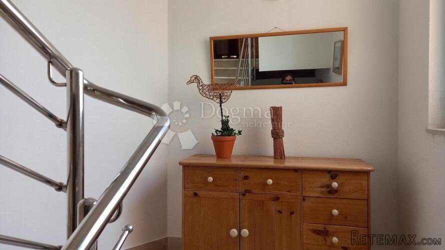 Apartmanska kuća sa velikom okućnicom - 10