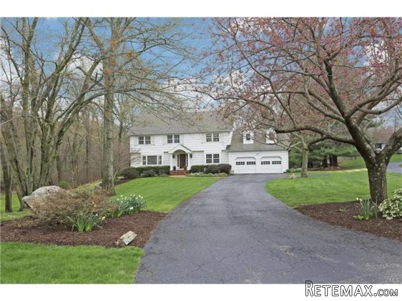 4 bedroom House For Sale: 19 ENO LANE..