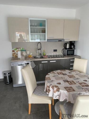 APARTMAN U PRIZEMLJU, 2S+DB, SA OKUĆNICOM I PARKINGOM - 2