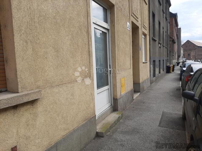 Ulični lokal 16 m² - Medvedgradska, centar - zakup/najam - 2