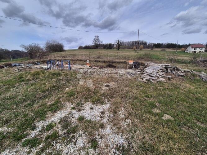 Građevinsko zemljište 1.335m² sa građevinskom dozvolom! - 3