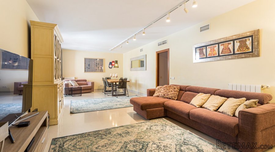 This lovely property is located in an exclusive gated.. - 3