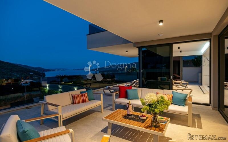 MARINA KOD TROGIRA – LUXUZNE VILLE LUCY ***** VILLA CHERRY - 5