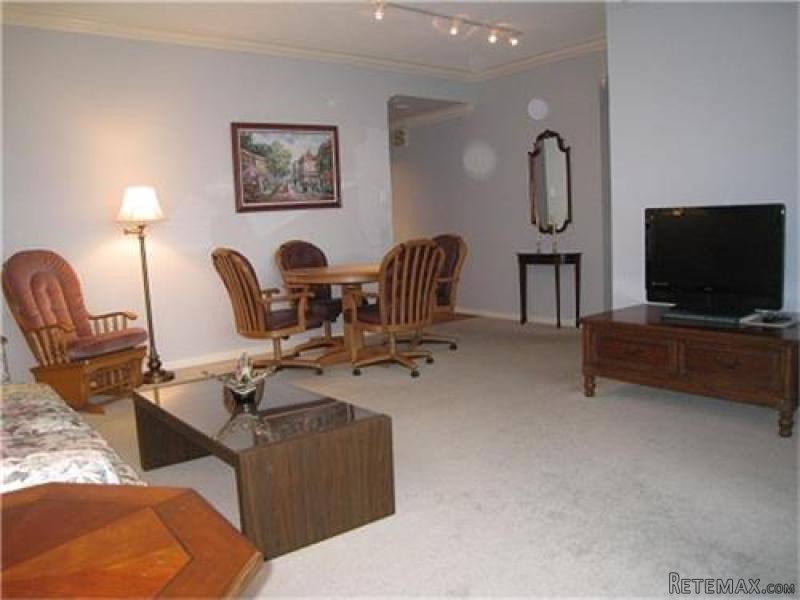 2 bedroom Flat For Sale: 14 Greenway.. - 2
