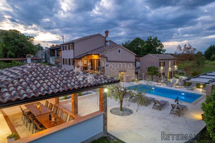 Tri kuće za odmor na 4500 m² okućnice! - 7