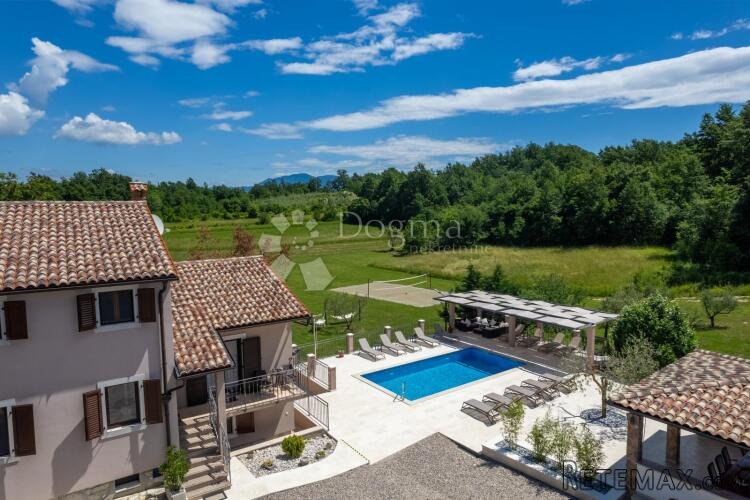 Tri kuće za odmor na 4500 m² okućnice! - 8