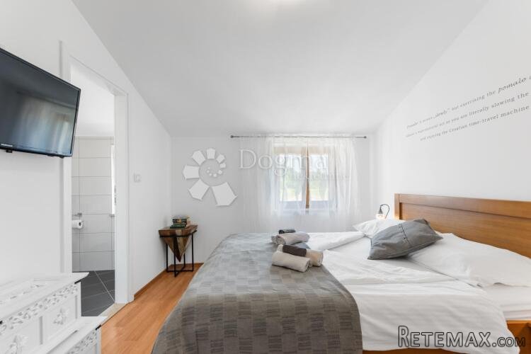 Tri kuće za odmor na 4500 m² okućnice! - 10
