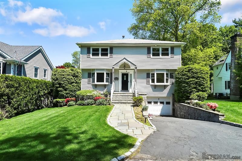 5 bedroom House For Sale: 8 Capt..