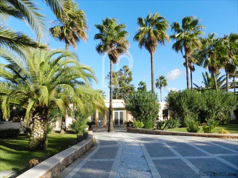 Villa in the west coast with sea views