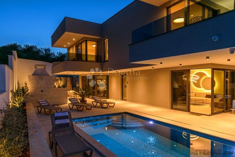 MARINA KOD TROGIRA – LUXUZNE VILLE LUCY ***** VILLA PLUM - 2