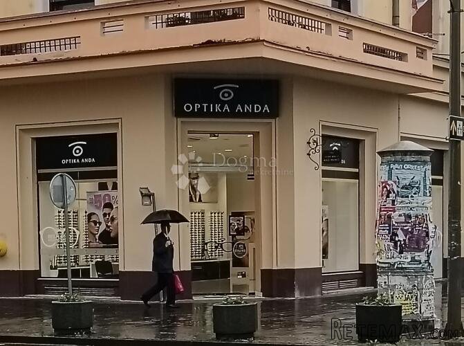 Dragulj u pješačkoj zoni-poslovni prostor s trenutnim prihod