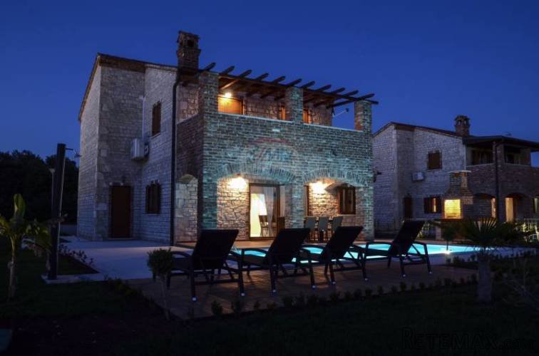 Kamena Villa u prekrasnom Resortu