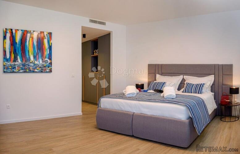 MARINA KOD TROGIRA – LUXUZNE VILLE LUCY ***** VILLA PLUM - 5