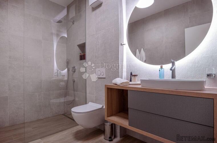 MARINA KOD TROGIRA – LUXUZNE VILLE LUCY ***** VILLA PLUM - 7