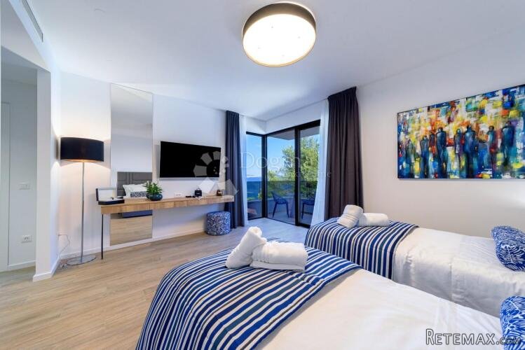 MARINA KOD TROGIRA – LUXUZNE VILLE LUCY ***** VILLA PLUM - 8