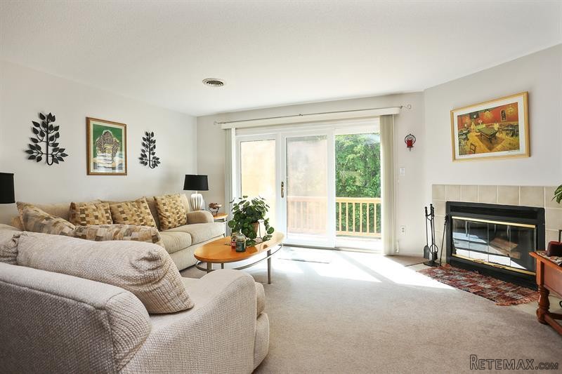 2 bedroom House For Sale: 140 Fields.. - 2