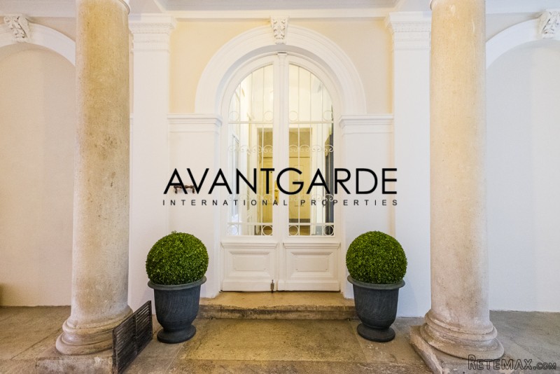 Top floor apartment near Belvedere.. - 2