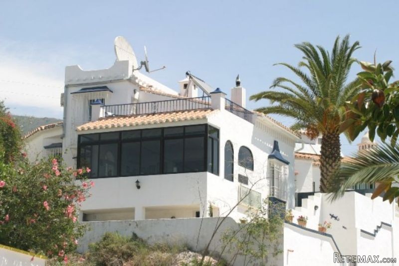 3 bedroom, 2 bathroom Villa, (build 120..