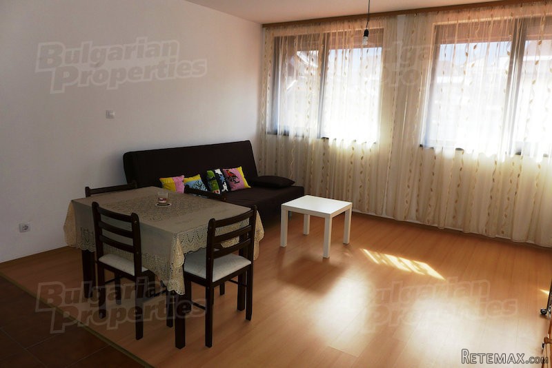 Comfortable Home In Quiet Residential..