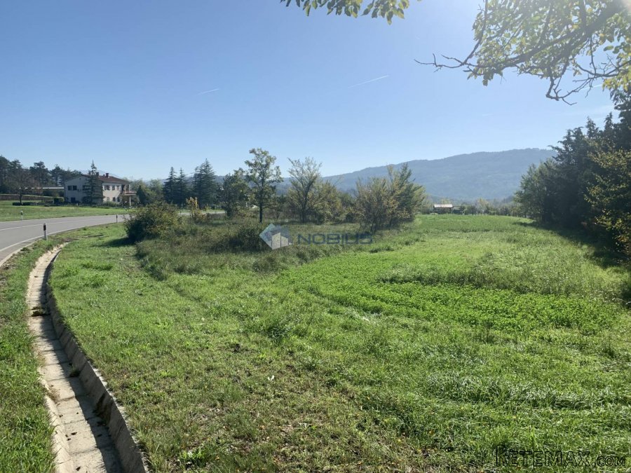 Istra, Buzet, građevinsko zemljište 980m2