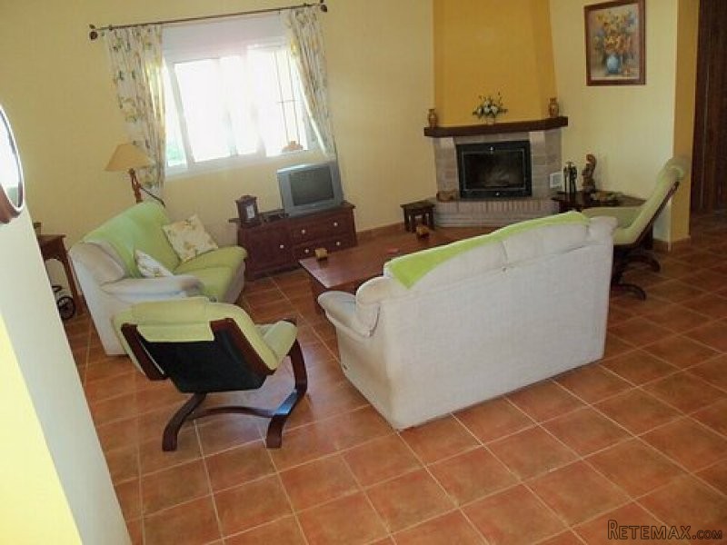 * 3 BED DETACHED VILLA WITH PRIVATE POOL - 2