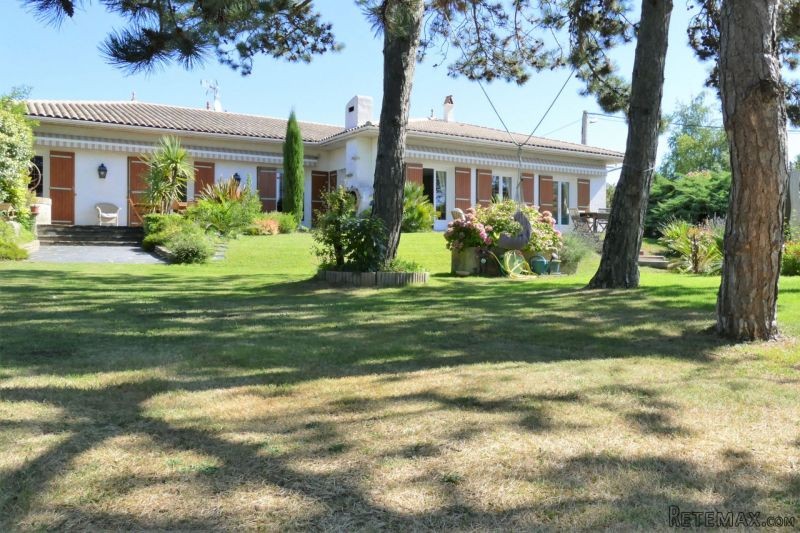 Single Story Villa With Garden.. - 2