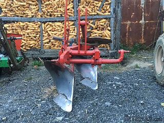 Prodajem plug Imt 755
