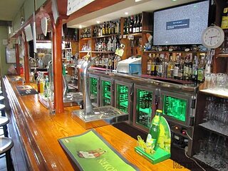 Irish Sports/Live Music bar, ., Puerto..