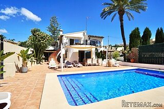 Located in the desirable residential area of La Sabatera..