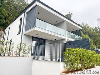 Apartman s okućnicom i bazenom, novogradnja! Otok Krk