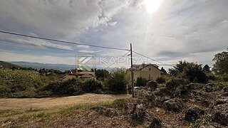Građevisnko zemljište s građevinskom dozvolom 633m2