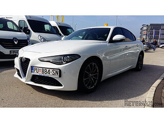 Alfa Romeo Giulia 2.2 180